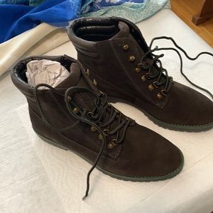 NIB Ralph Lauren Brown hiking boots size 9